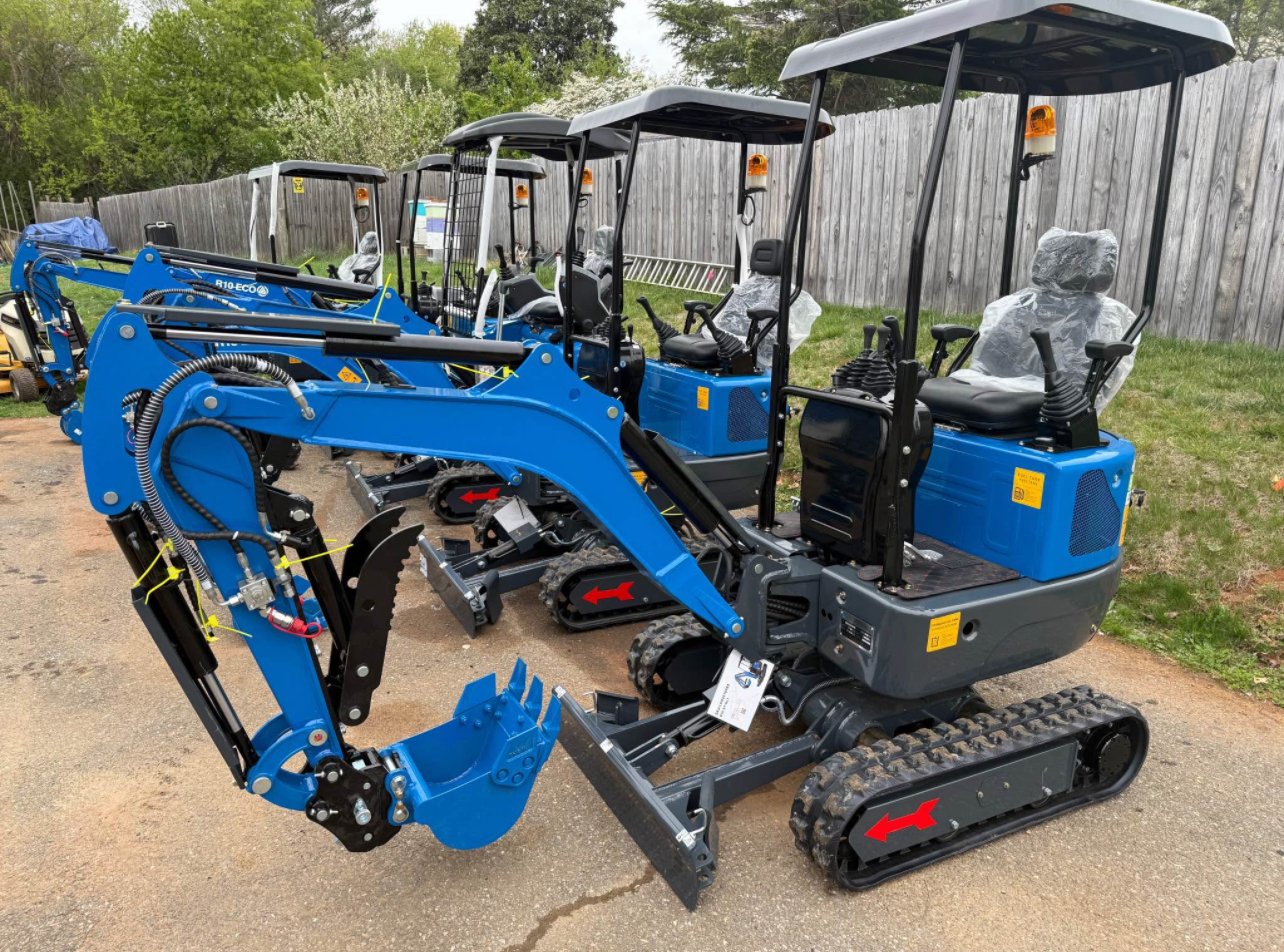 IMG_5464.jpg New Rippa R-10, 1-Ton Mini Excavator - Image 1