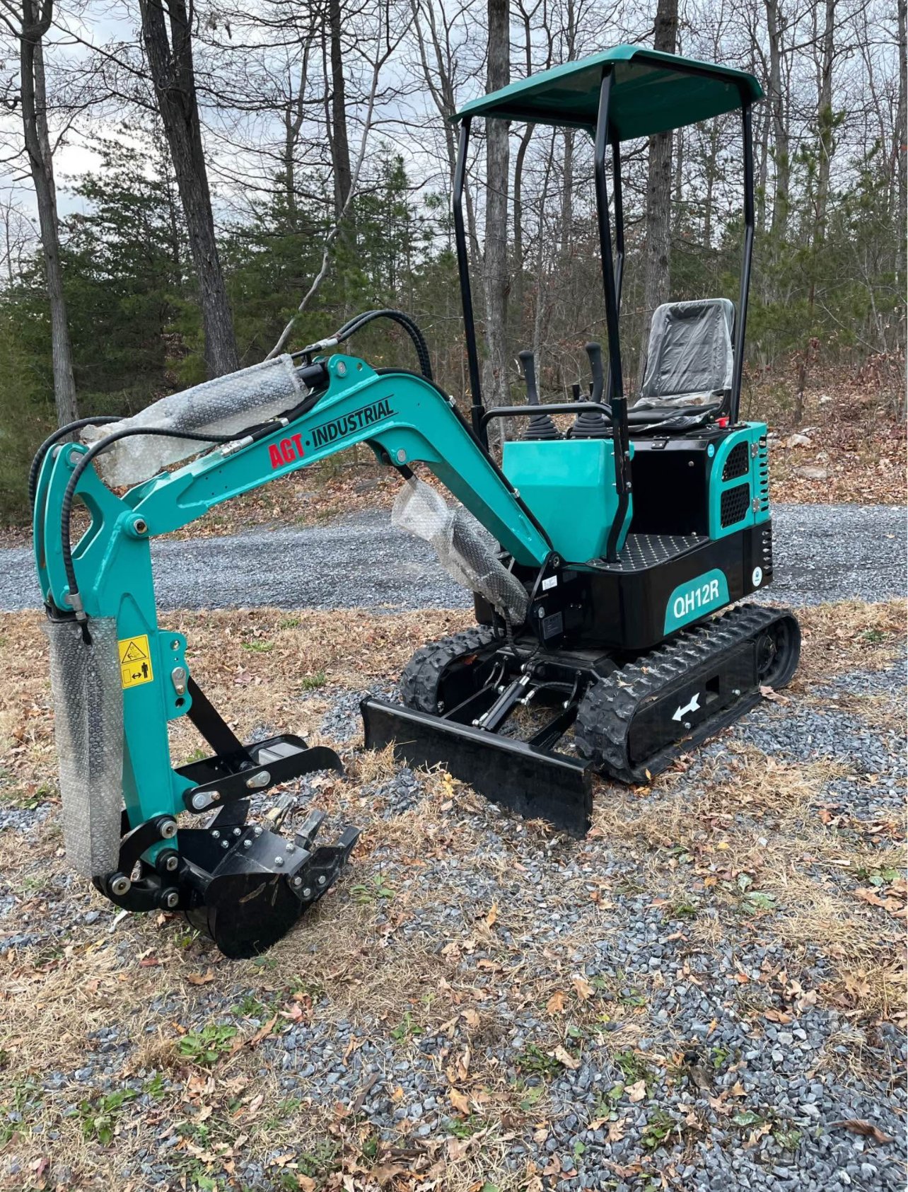 IMG_5493.jpg New Mini Excavator 1-Ton QH12R - Image 1