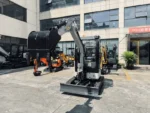 New LandHero 2.5T Excavator - Image 3