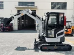 New LandHero 2.5T Excavator - Image 4