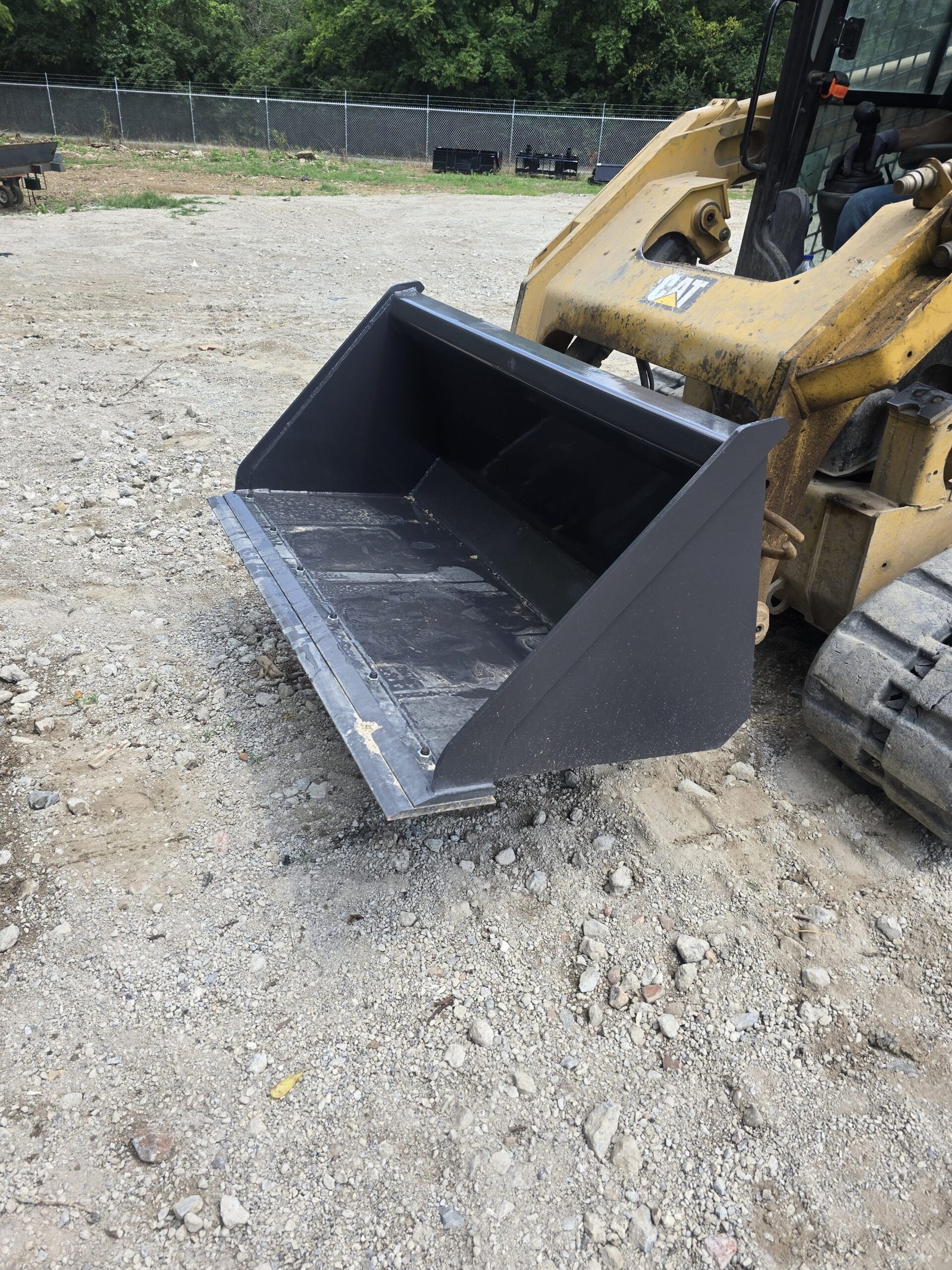 20250716_140349-rotated-1.jpg Melecio 60″ Mulch Bucket 1/2 yd - Image 1