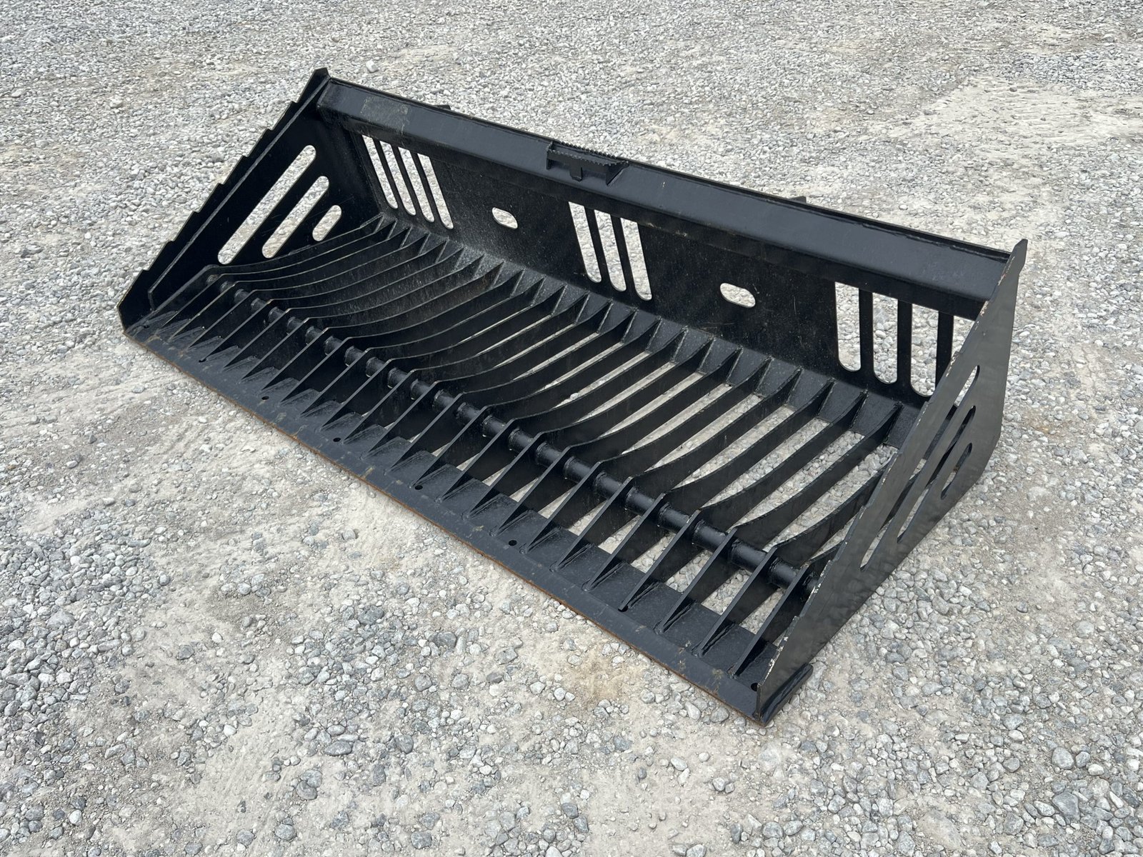 IMG_9595-scaled-1.jpeg 84″ Heavy Duty Skeleton Rock Bucket Attachment Fits Skid Steer Quick Attach - Image 1