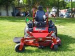Ferris 5902064 60″ ISX3300 Zero Turn Mower 40HP Vanguard Big Block (Includes Instant Rebate) - Image 2